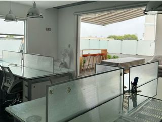 Foto 2 de ALQUILER DE CASA ACONDICIONADA y AMOBLADA PARA OFICINAS EN LINCE