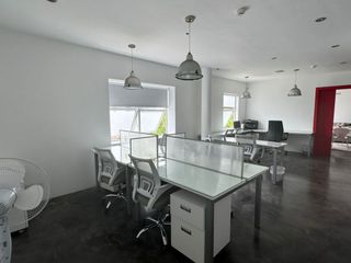 Foto 7 de ALQUILER DE CASA ACONDICIONADA y AMOBLADA PARA OFICINAS EN LINCE