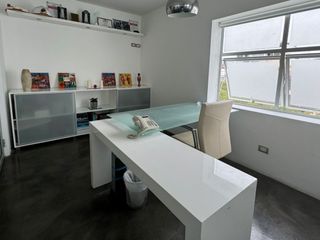 Foto 14 de ALQUILER DE CASA ACONDICIONADA y AMOBLADA PARA OFICINAS EN LINCE