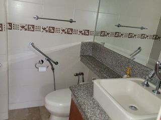 Foto 11 de VENDO CASA DE 2 PLANTAS EN URDESA CENTRAL