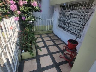 Foto 13 de VENDO CASA DE 2 PLANTAS EN URDESA CENTRAL