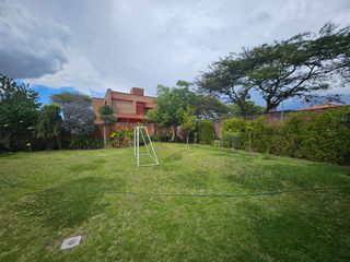 Foto 11 de Tumbaco, sector Hilacril,Casa en Renta No Adosada con amplio jardin independiente