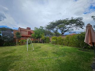Foto 13 de Tumbaco, sector Hilacril,Casa en Renta No Adosada con amplio jardin independiente