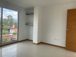 Foto 20 de Tumbaco, sector Hilacril,Casa en Renta No Adosada con amplio jardin independiente