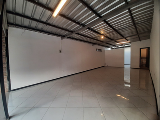 Foto 3 de LOCAL EN ARRIENDO – AV. GENERAL RUMIÑAHUI A POCOS MINUTOS DE LA ESPE – VALLE DE LOS CHILLOS ZONA DE ALTO TRAFICO