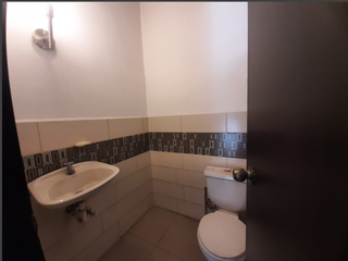 Foto 10 de LOCAL EN ARRIENDO – AV. GENERAL RUMIÑAHUI A POCOS MINUTOS DE LA ESPE – VALLE DE LOS CHILLOS ZONA DE ALTO TRAFICO