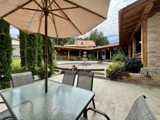 Foto 12 de Impresionante Oasis de 3 Dormitorios con Jardines Privados y Fuente Central en la Exclusiva Campiña de Tarqui