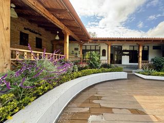Foto 17 de Impresionante Oasis de 3 Dormitorios con Jardines Privados y Fuente Central en la Exclusiva Campiña de Tarqui