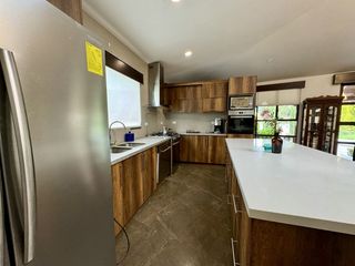 Foto 7 de Impresionante Oasis de 3 Dormitorios con Jardines Privados y Fuente Central en la Exclusiva Campiña de Tarqui