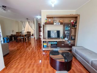 Foto 2 de ¡Se Oferta! Venta De Casa Amoblada De 2 Pisos En Villa Club 4, Carabayllo, Frente A Un Parque. Oportunidad Única, Entrega Inmediata.