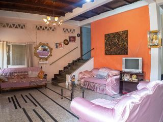 Foto 4 de Venta casa esquinera, con fachada hacia la calle principal