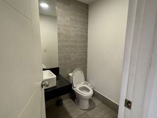 Foto 15 de Oficina Prime Implementada de 253 m² con Vista Al Golf Los Incas en Surco