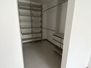 Foto 17 de Vendo Apto Valle Del Lili Segundo Piso