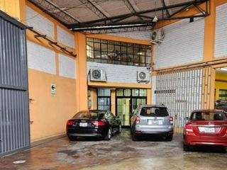 Foto 4 de SE VENDE LOCAL INDUSTRIAL  - AV. ARGENTINA - LIMA