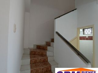 Foto 8 de De Oportunidad En Machala En la Urbanización Las Crucitas Se Vende Casa Independiente