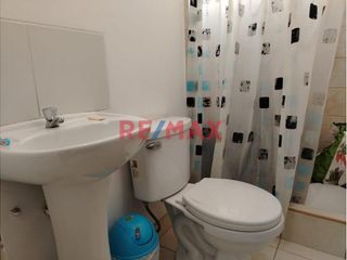 Foto 12 de Venta De Casa De Dos Pisos Mas Azotea En Villa Club 2