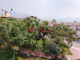Foto 17 de Venta De Casa De Dos Pisos Mas Azotea En Villa Club 2