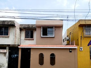 Foto 1 de GUAYACANES DOS PLANTAS ,BAJO  DE PRECIO 68000  ACEPTO BIESS