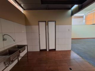 Foto 11 de ALQUILER DE LOCAL COMERCIAL EN AV. JORGE BASADRE - A MEDIA CUADRA DE UTP TACNA