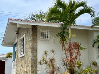 Foto 1 de Chipipe - Salinas, amplia propiedad de inversión con terreno de 625 m2 (6727,44 sq ft) y a 3 cuadras del mar