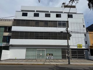 Foto 11 de Alquilo Local Comercial 310 m2 Piso 2 Chacarios Centro de Lima