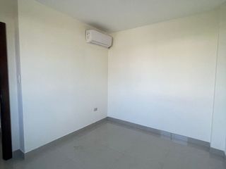 Foto 6 de En alquiler amplia casa esquinera en Ciudad Celeste