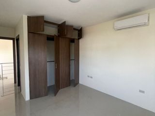 Foto 10 de En alquiler amplia casa esquinera en Ciudad Celeste