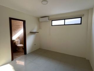 Foto 21 de En alquiler amplia casa esquinera en Ciudad Celeste