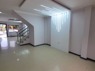 Foto 6 de En alquiler casa remodelada de 4 dormitorios en Ciudad Celeste, Samborondon