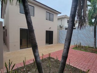 Foto 11 de En alquiler casa remodelada de 4 dormitorios en Ciudad Celeste, Samborondon