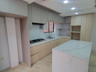 Foto 16 de En alquiler casa remodelada de 4 dormitorios en Ciudad Celeste, Samborondon