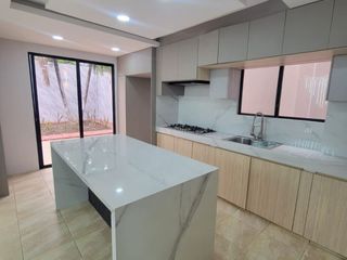 Foto 17 de En alquiler casa remodelada de 4 dormitorios en Ciudad Celeste, Samborondon