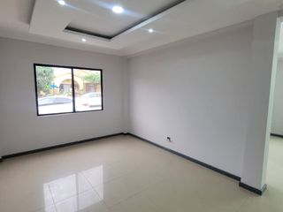 Foto 20 de En alquiler casa remodelada de 4 dormitorios en Ciudad Celeste, Samborondon