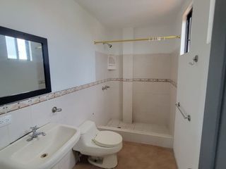 Foto 24 de En alquiler casa remodelada de 4 dormitorios en Ciudad Celeste, Samborondon
