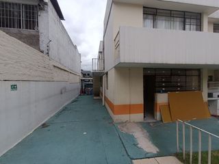 Foto 1 de Rento casa comercial por el Mall Jardín