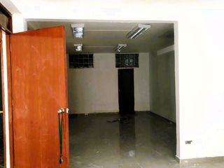 Foto 5 de Venta De Local Comercial Frente Al Ministerio De Marina La Perla