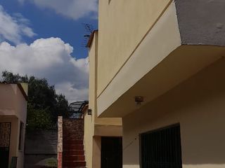 Foto 10 de Venta de casa con 3 departamentos y 4 parqueaderos sector Colegio Einstein