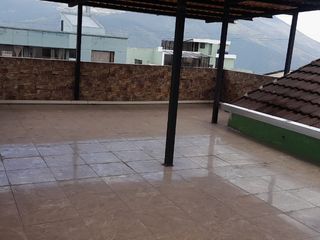 Foto 23 de Venta de casa con 3 departamentos y 4 parqueaderos sector Colegio Einstein