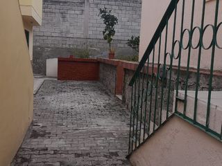 Foto 25 de Venta de casa con 3 departamentos y 4 parqueaderos sector Colegio Einstein