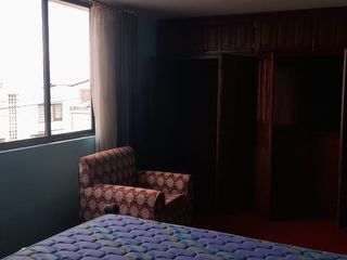 Foto 33 de Venta de casa con 3 departamentos y 4 parqueaderos sector Colegio Einstein