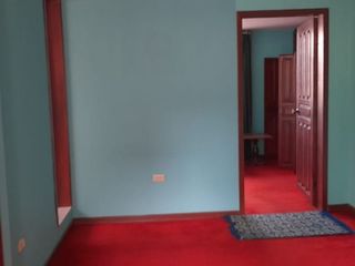 Foto 36 de Venta de casa con 3 departamentos y 4 parqueaderos sector Colegio Einstein