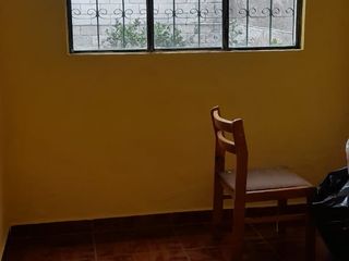 Foto 68 de Venta de casa con 3 departamentos y 4 parqueaderos sector Colegio Einstein