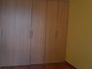 Foto 69 de Venta de casa con 3 departamentos y 4 parqueaderos sector Colegio Einstein