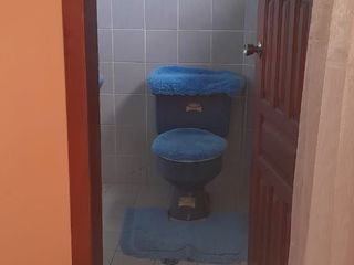 Foto 43 de Venta de casa con 3 departamentos y 4 parqueaderos sector Colegio Einstein