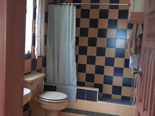 Foto 44 de Venta de casa con 3 departamentos y 4 parqueaderos sector Colegio Einstein