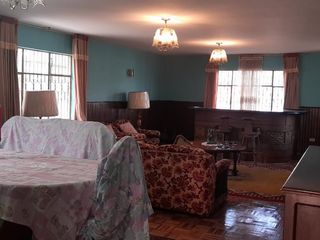 Foto 52 de Venta de casa con 3 departamentos y 4 parqueaderos sector Colegio Einstein