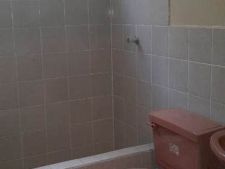 Foto 54 de Venta de casa con 3 departamentos y 4 parqueaderos sector Colegio Einstein