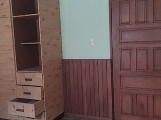 Foto 57 de Venta de casa con 3 departamentos y 4 parqueaderos sector Colegio Einstein
