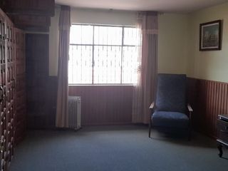 Foto 58 de Venta de casa con 3 departamentos y 4 parqueaderos sector Colegio Einstein