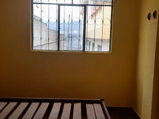 Foto 70 de Venta de casa con 3 departamentos y 4 parqueaderos sector Colegio Einstein